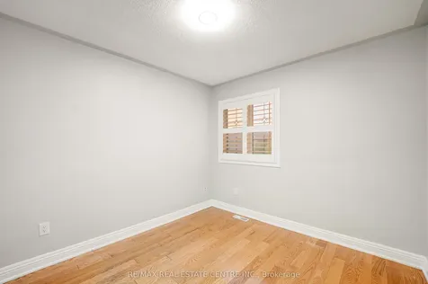 9 Amethyst Circle S Brampton ON L6P 0Z7