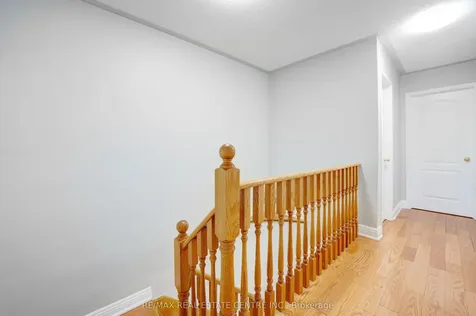 9 Amethyst Circle S Brampton ON L6P 0Z7