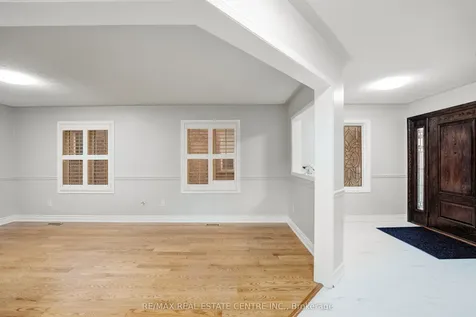 9 Amethyst Circle S Brampton ON L6P 0Z7