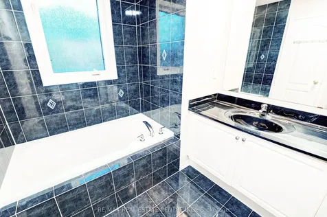 9 Amethyst Circle S Brampton ON L6P 0Z7