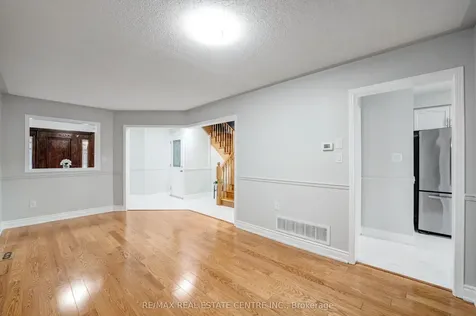 9 Amethyst Circle S Brampton ON L6P 0Z7