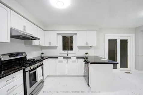 9 Amethyst Circle S Brampton ON L6P 0Z7