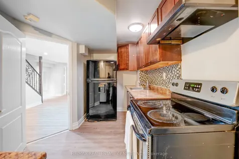 9 Amethyst Circle S Brampton ON L6P 0Z7