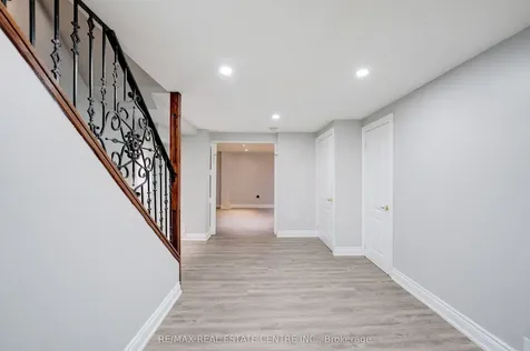 9 Amethyst Circle S Brampton ON L6P 0Z7