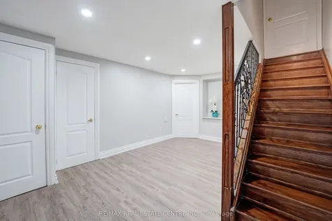 9 Amethyst Circle S Brampton ON L6P 0Z7