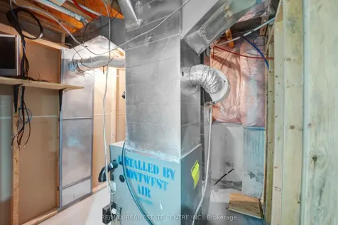 9 Amethyst Circle S Brampton ON L6P 0Z7