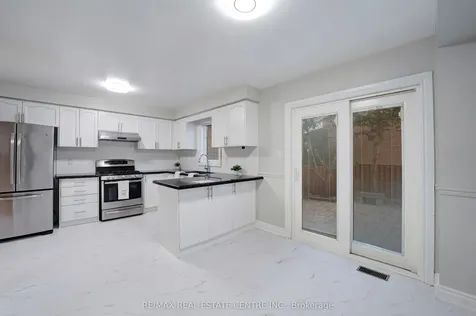 9 Amethyst Circle S Brampton ON L6P 0Z7