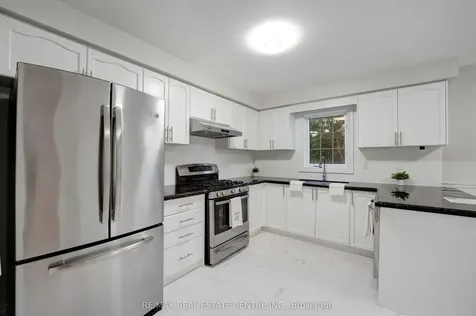 9 Amethyst Circle S Brampton ON L6P 0Z7