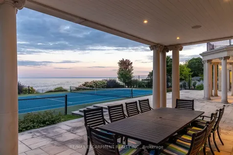 1092 Argyle Drive Oakville ON L6J 1A7