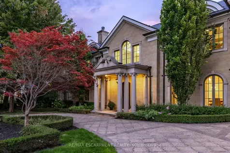1092 Argyle Drive Oakville ON L6J 1A7