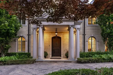 1092 Argyle Drive Oakville ON L6J 1A7