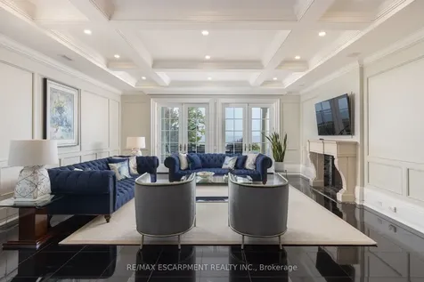 1092 Argyle Drive Oakville ON L6J 1A7