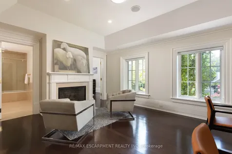 1092 Argyle Drive Oakville ON L6J 1A7