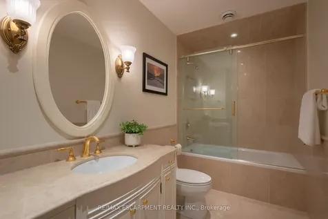 1092 Argyle Drive Oakville ON L6J 1A7