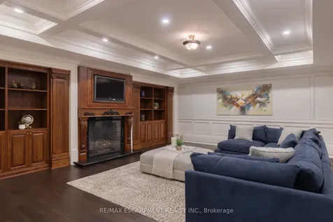 1092 Argyle Drive Oakville ON L6J 1A7
