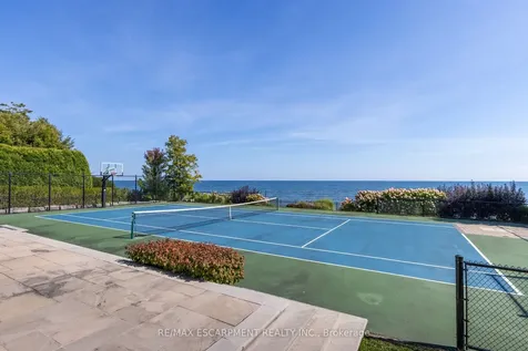 1092 Argyle Drive Oakville ON L6J 1A7
