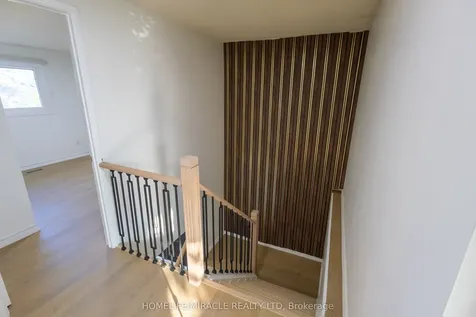 8 Grand Valley Drive Brampton ON L6S 2L1