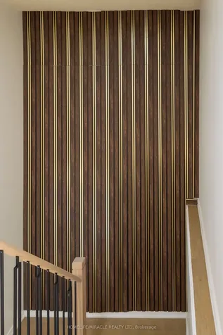 8 Grand Valley Drive Brampton ON L6S 2L1