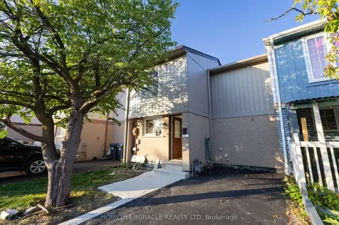 8 Grand Valley Drive Brampton ON L6S 2L1