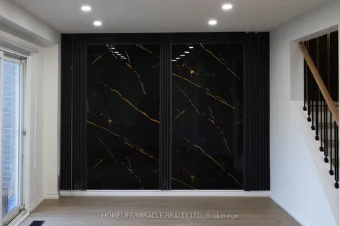 8 Grand Valley Drive Brampton ON L6S 2L1