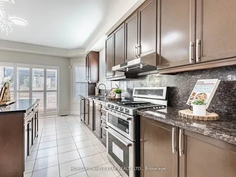 39 Birch Tree Trail Brampton ON L6P 3W1