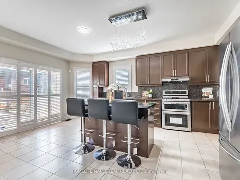 39 Birch Tree Trail Brampton ON L6P 3W1