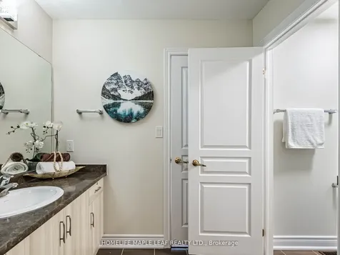 39 Birch Tree Trail Brampton ON L6P 3W1