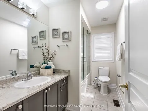 39 Birch Tree Trail Brampton ON L6P 3W1