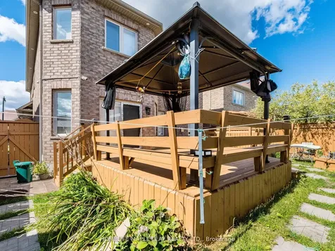 39 Birch Tree Trail Brampton ON L6P 3W1