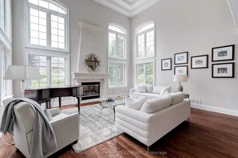 290 Shoreacres Road Burlington ON L7L 2H4