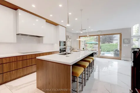 290 Shoreacres Road Burlington ON L7L 2H4