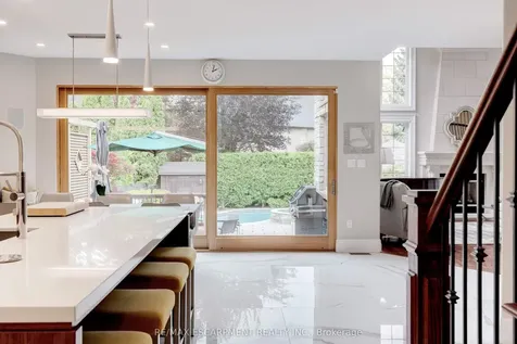 290 Shoreacres Road Burlington ON L7L 2H4