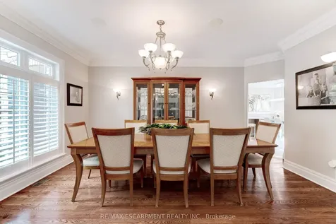 290 Shoreacres Road Burlington ON L7L 2H4