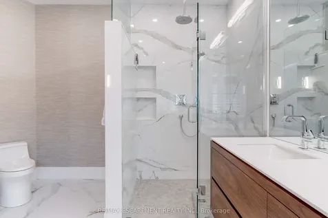 290 Shoreacres Road Burlington ON L7L 2H4