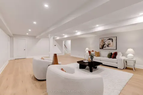 290 Shoreacres Road Burlington ON L7L 2H4