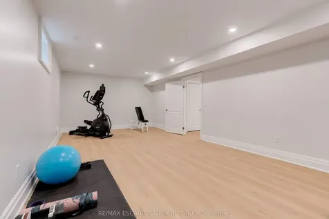 290 Shoreacres Road Burlington ON L7L 2H4