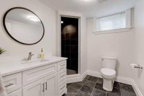 290 Shoreacres Road Burlington ON L7L 2H4