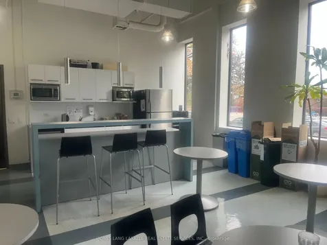 2442 South Sheridan Way Mississauga ON L5J 2M7
