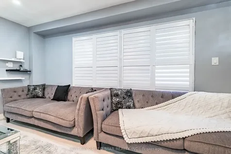 3 Flamingo Crescent Brampton ON L6T 2G4