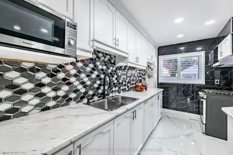 3 Flamingo Crescent Brampton ON L6T 2G4