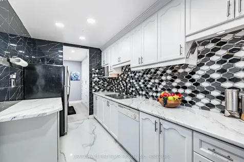 3 Flamingo Crescent Brampton ON L6T 2G4