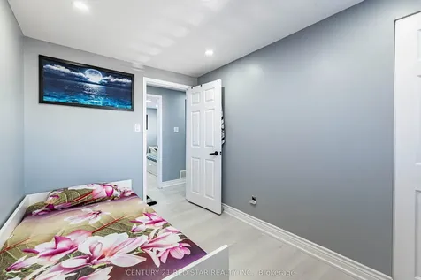 3 Flamingo Crescent Brampton ON L6T 2G4