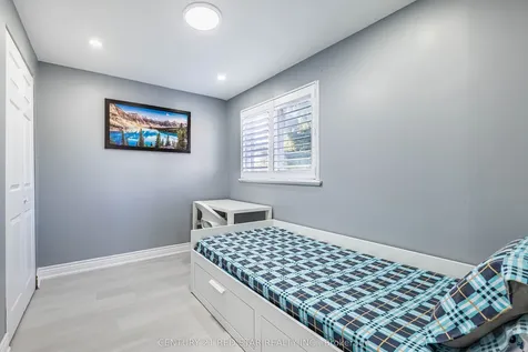 3 Flamingo Crescent Brampton ON L6T 2G4