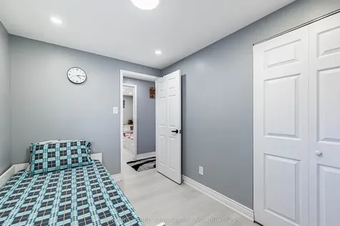 3 Flamingo Crescent Brampton ON L6T 2G4