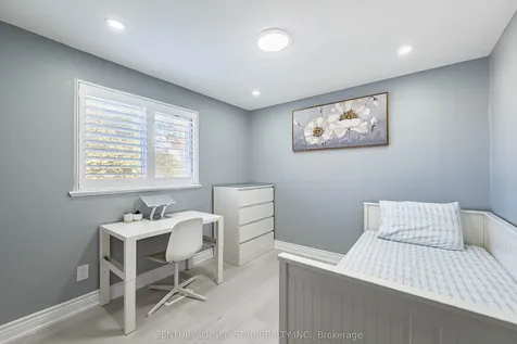 3 Flamingo Crescent Brampton ON L6T 2G4