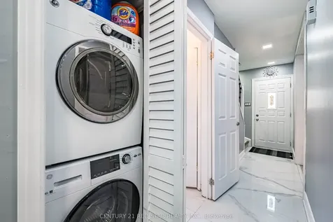 3 Flamingo Crescent Brampton ON L6T 2G4