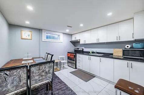 3 Flamingo Crescent Brampton ON L6T 2G4