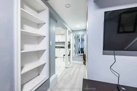 3 Flamingo Crescent Brampton ON L6T 2G4