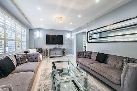 3 Flamingo Crescent Brampton ON L6T 2G4