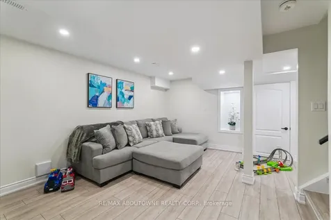 248 Albright Road Brampton ON L6X 5E7